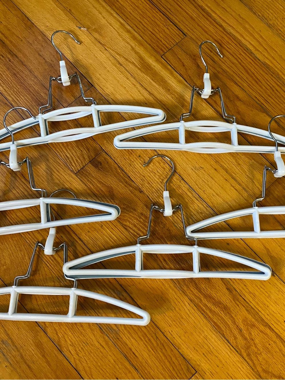 New! 6 Clamp Style Clothing Hangers,Pants, Skirts Etc. Organization,Space-saving